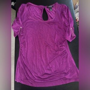 Large White Barn/Black Market top